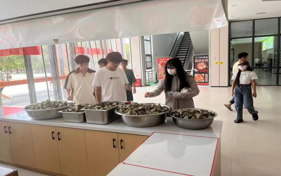 粽香四溢  端午安康